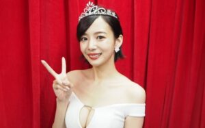 岡田紗佳の年収は1000万円以上！？結婚相手の浜野太陽ってどんな人？