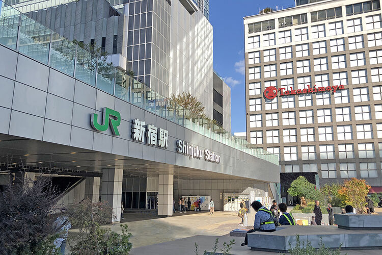 新宿駅周辺の地価と資産価値の分析